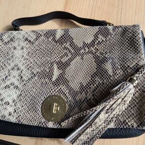 Issac Mizrahi Chic Snakeskin Patterned Handbag - Great Condition